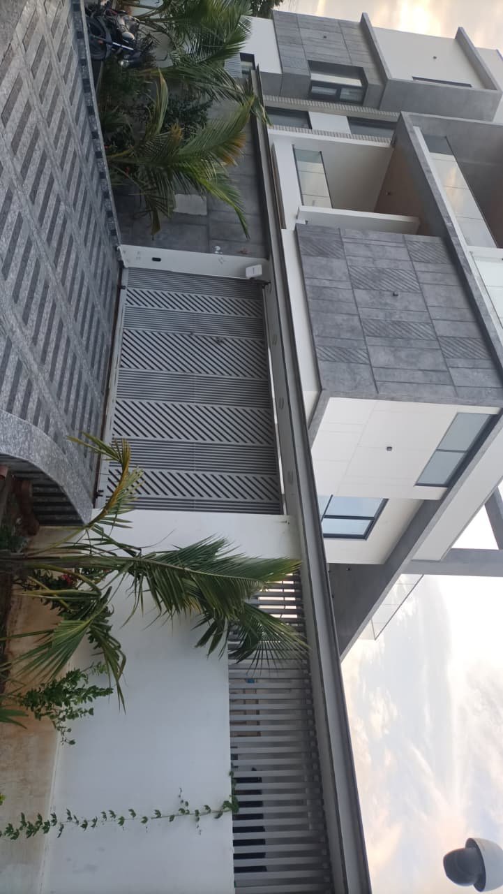 G+2 floor residential building and land measuring 1,000 sq. yards in Uppal